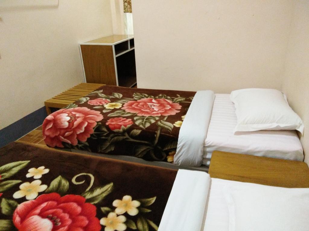 Dormitory @ Golden Kalaw Hotel Exterior photo